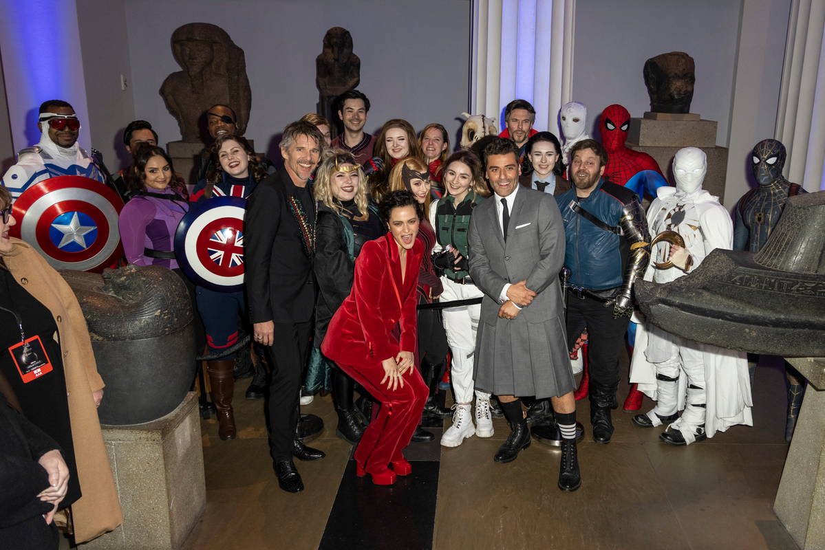 El elenco de Marvel “Moon Knight” asiste al estreno en Londres  Qué hay en  Disney Plus - Noticias y chismes de la farándula mundial